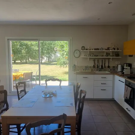 House Les Taillades 아베즈